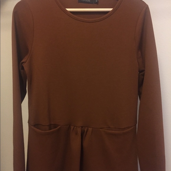 Roolee Berlin Pocket Peplum Top in Rust - Picture 3 of 6